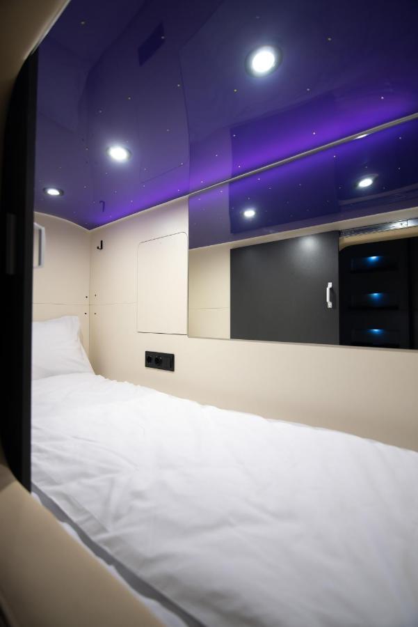 Capsule Hotel Constellation 91 Lviv Eksteriør bilde