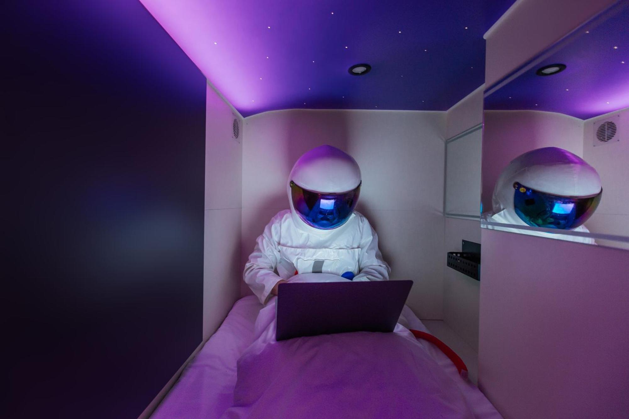 Capsule Hotel Constellation 91 Lviv Eksteriør bilde