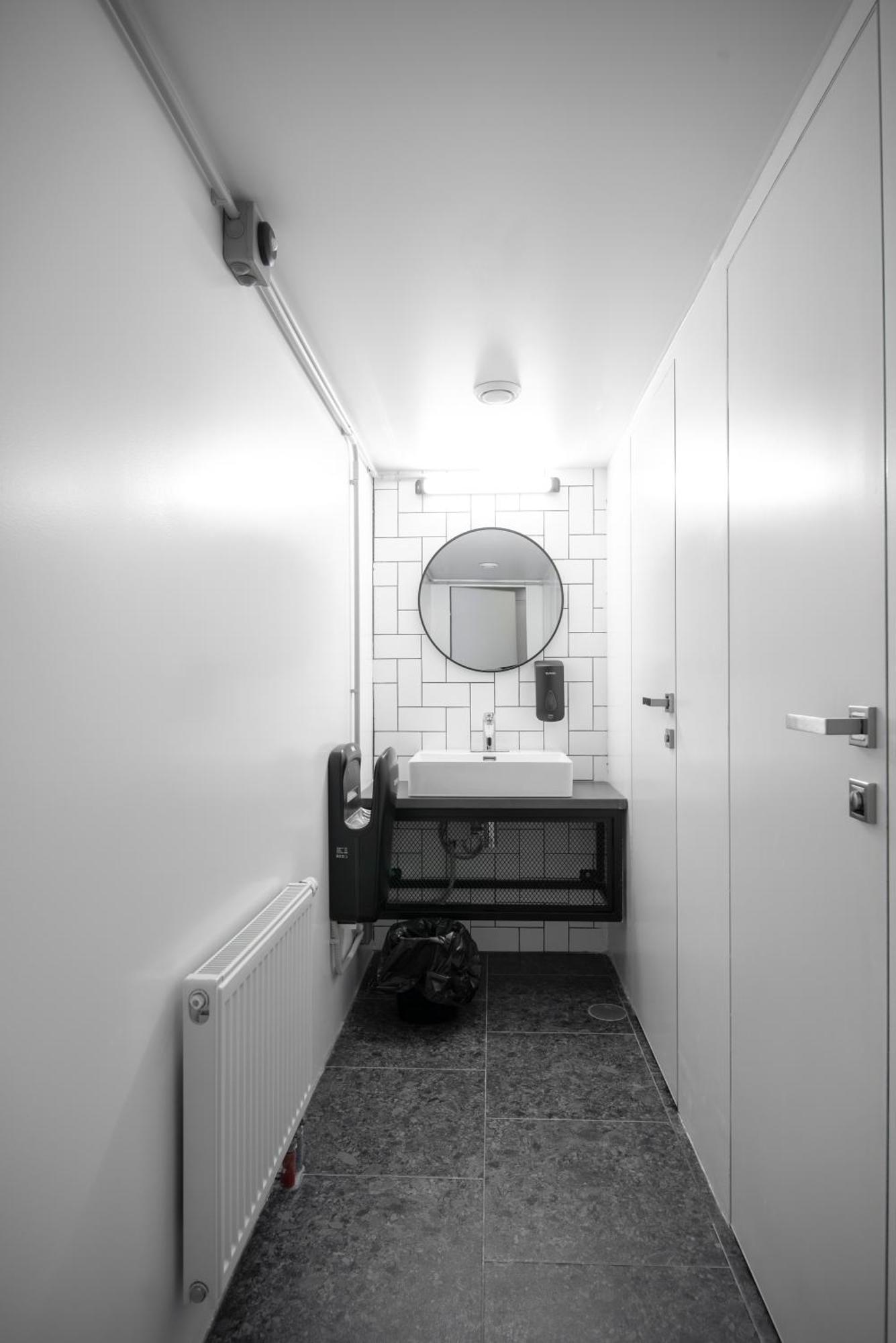 Capsule Hotel Constellation 91 Lviv Eksteriør bilde